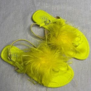 MISS L by LILIANA - women’s yellow sandals with feathers size 6